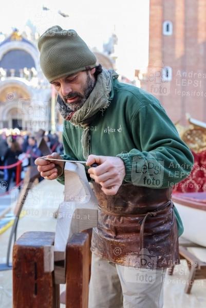 25.02.2017 |  Venedig/Italien |  eine lange venezianische Tradition <br>im Bild:<br> San Marco, Gondel-Handwerk, Markusplatz