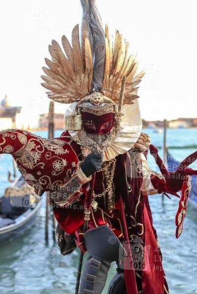 25.02.2017 |  Venedig/Italien |  eine lange venezianische Tradition <br>im Bild:<br> Piazzetta San Marco, Venezianische Masken, Element Fantasy