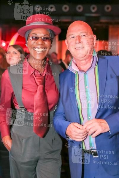 Medianet Xpert Night 06.04.2017 | Bank Austria Halle/Gasometer | die Gala der Branchenexperten!<br>im Bild:<br> Dorretta Carter, Alexander Goebel
