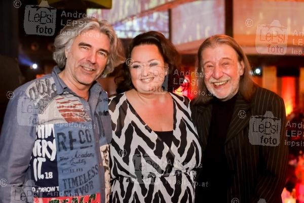 Medianet Xpert Night 06.04.2017 | Bank Austria Halle/Gasometer | die Gala der Branchenexperten!<br>im Bild:<br> Andy Baum, Tini Kainrath, Ludwig Wickerl Adam