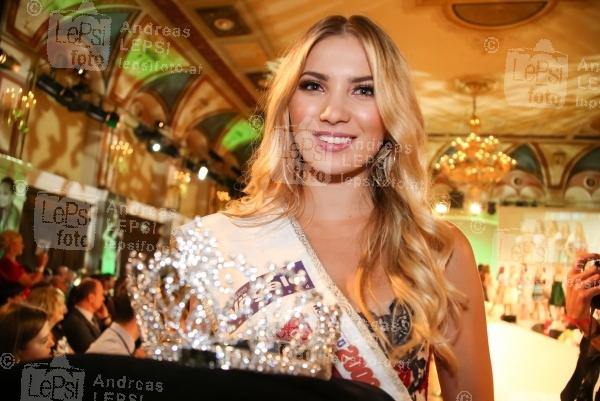 06.07.2017 |  Casino Baden |  glamour&ouml;se  Veranstaltung v. Miss Austria Corporation<br>im Bild:<br> Dragana Stankovic -Miss Austria 2016 -mit Krone