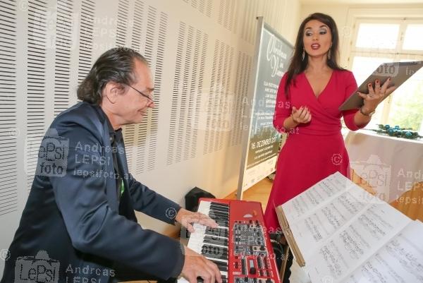 Christmas in Vienna 2017 26.09.2017 | Grand Hotel Wien | Pressegespräch und Fotocall<br>im Bild:<br> Olga Peretyatko-Mariotti, Christian Kolonovits