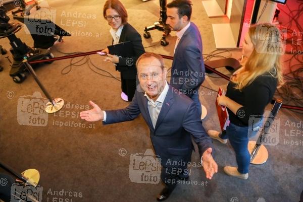 NR.WAHL 2017 - Österreich wählt den Nationalrat 15.10.2017 |  Wiener Hofburg | Nationalratswahl 2017 in Österreich<br>im Bild:<br>Matthias Strolz -Spitzenkanditat NEOS