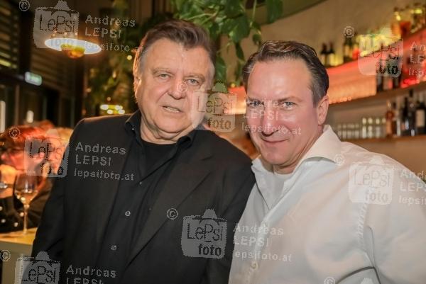 Österreichischer Kabarettpreis – 2017 20.11.2017 |  Wiener Urania | Verleihungs-Gala<br>im Bild:<br>Lukas Resetarits, Robert Palfrader
