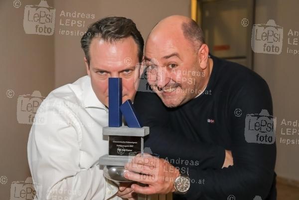 Österreichischer Kabarettpreis – 2017 20.11.2017 |  Wiener Urania | Verleihungs-Gala<br>im Bild:<br>Wir sind Kaiser- Robert Palfrader, Rudi Roubinek -mit d Publikumspreis