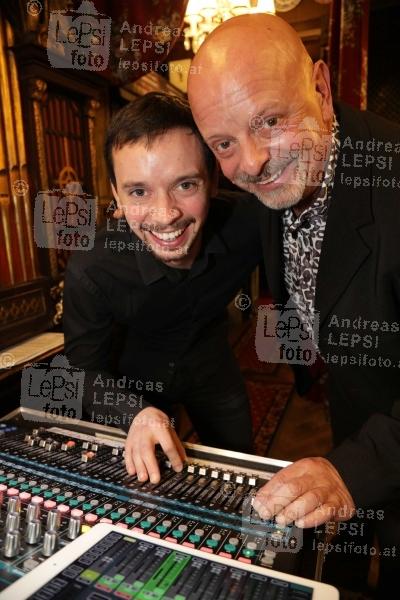 MyKi CHARITY-NEUJAHRSDINNER 10.01.2018 | Marchfelderhof/Deutsch-Wagram | unter dem Motto DER GROSSE GATSBY<br>im Bild:<br> Gary Lux -mit Sohn Dennis