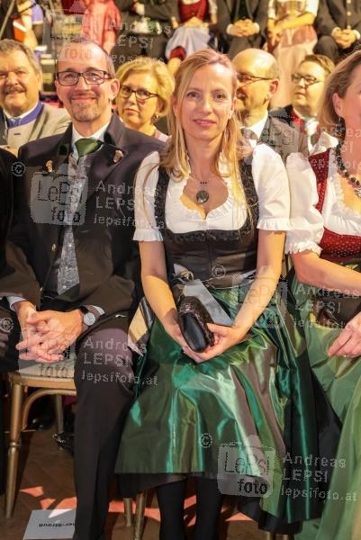 12.01.2018 |  Wiener Hofburg |  Tanzball d. Steirer in Wien<br>im Bild:<br> Eröffnung, Juliane Bogner-Strauss -BM f Frauen, Familien und Jugend