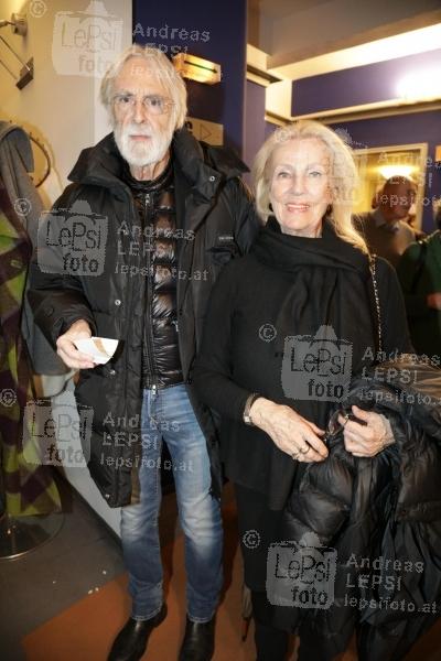 ZWEI HERREN IM ANZUG – Film Premiere 27.03.2018 | Votiv Kino | eine Familiensaga von Josef Bierbichlerim Billd: Michael Haneke -mit Gattin Susi
