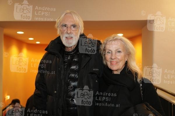 ZWEI HERREN IM ANZUG – Film Premiere 27.03.2018 | Votiv Kino | eine Familiensaga von Josef Bierbichlerim Billd: Michael Haneke -mit Gattin Susi