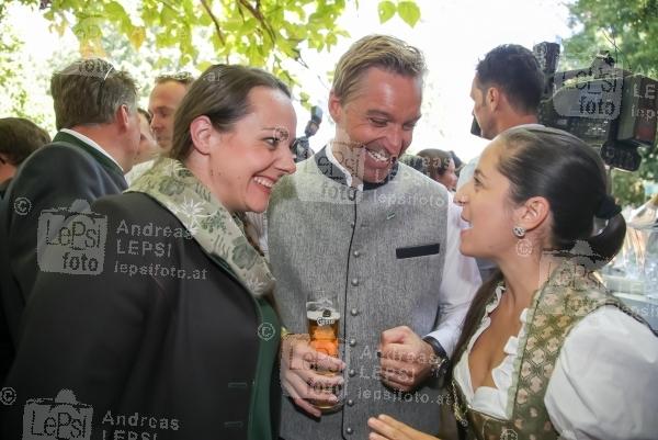 27.09.2018 |  Wiener Prater/Kaiserwiese |  Oktoberfest in Wien<br>im Bild:<br> Caroline Athanasiadis, Hans Knauss, Gudrun Nikodem