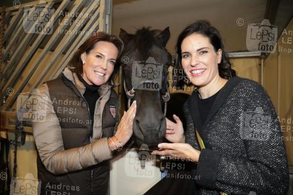 23.10.2018 |  Messe Tulln |  Die beliebteste Pferdeshow Europas ist zurück!<br>im Bild:<br> Kathi Stumpf, Elke Rock,