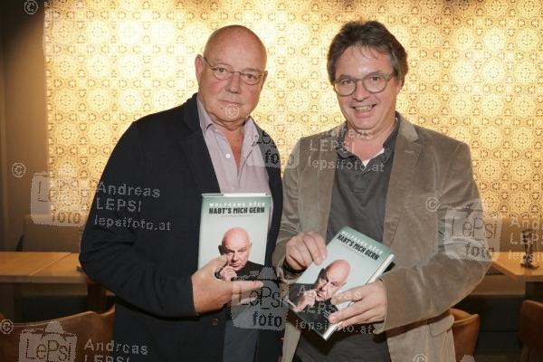 WOLFGANG BÖCK - Habts Mich Gern 12.11.2018 |  Thalia Wien |  Präsentiert sein Buch mit d. Amalthea Verlag | PR Robin Consult <br>im Bild:<br> Wolfgang Böck, Christoph Frühwirth,