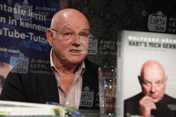 WOLFGANG BÖCK - Habts Mich Gern 12.11.2018 |  Thalia Wien |  Präsentiert sein Buch mit d. Amalthea Verlag | PR Robin Consult <br>im Bild:<br> Wolfgang Böck,