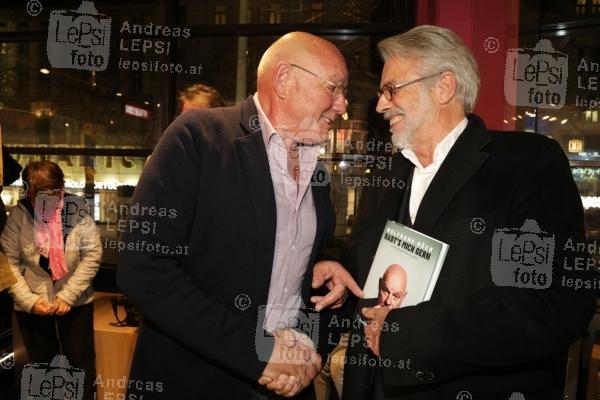 WOLFGANG BÖCK - Habts Mich Gern 12.11.2018 |  Thalia Wien |  Präsentiert sein Buch mit d. Amalthea Verlag | PR Robin Consult <br>im Bild:<br> Wolfgang Böck, Adi Hirschal,