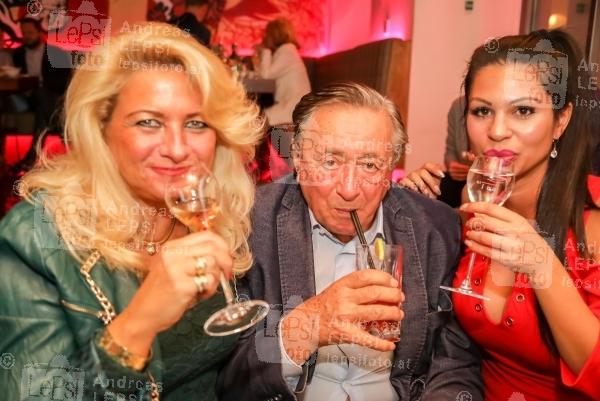 Johann Frank - Neu in der Szene 21.11.2018 | Neuer Markt | Grand Opening<br>im Bild:<br> Sonja KÄFER Schönanger, Richard Lugner, Nina BAMBI Bruckner