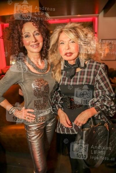 Johann Frank - Neu in der Szene 21.11.2018 | Neuer Markt | Grand Opening<br>im Bild:<br> Christina Lugner, Jeannine Schiller