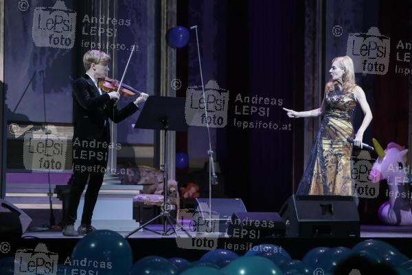 22.11.2018 |  Theater an der Wien |  Charity Gala für UNICEF Österreich | PR FelberKultur<br>im Bild:<br> Yury Revich, Ute Lemper -a d Bühne