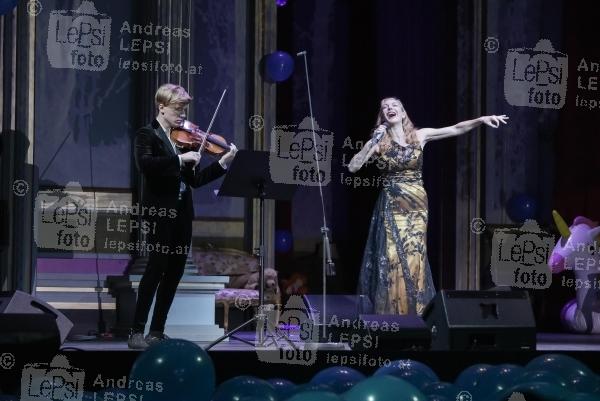 22.11.2018 |  Theater an der Wien |  Charity Gala für UNICEF Österreich | PR FelberKultur<br>im Bild:<br> Yury Revich, Ute Lemper -a d Bühne