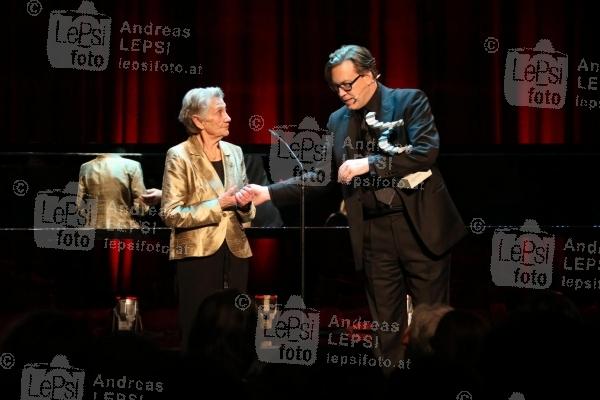 30.01.2019 |  Wiener Rathaus |  Verleihungsgala d. Akademie des Österreichischen Films<br>im Bild:<br> Ingrid Burkhard, Nicholas Ofczarek,