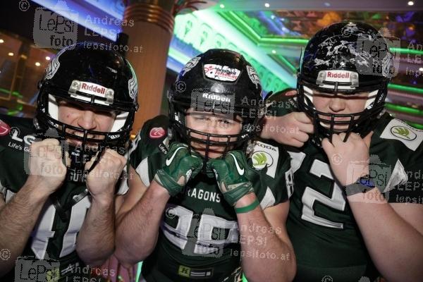 SUPERBOWL NIGHT 2019 03.02.2019 |  Admiral Arena Prater | Promis in der VIP ZONE
<br>im Bild:<br>
American Football-Player, Stimmung u Übersicht,