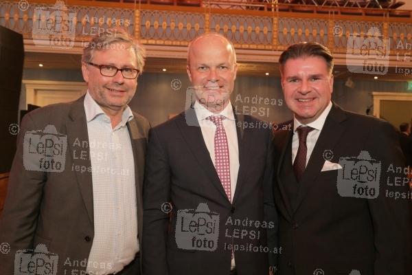 ADGAR Gala 2019 26.03.2019 | Wiener Konzerthaus | Werbepreis VÖZ<br>im Bild:<br> Alexander Wrabetz, Markus Mair -VÖZ-Präsident, Gerald Grünberger -VÖZ GF,