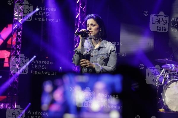 09.04.2019 |  Neu Marx |  Opening d. internationalen Digitalfestivals<br>im Bild:<br> Silbermond -live a d Bühne,