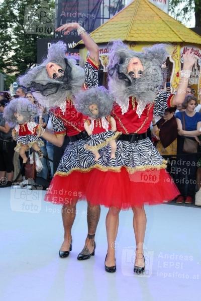 08.06.2019 |  Wiener Rathaus |  Unter dem Motto: United in Diversity<br>im Bild:<br> Ballbesucher im Kostüm,
