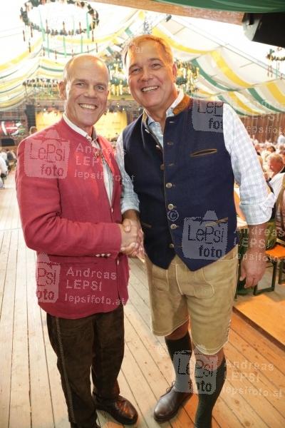 Auf der ... Wiener Wiesn 2019 30.09.2019 | Wiener Prater/Kaiserwiese | Oktoberfest in Wien<br>im Bild:<br> Peter Dobcak -Gastro-Obmann, Walter Ruck -Präsident Wirtschaftskammer Wien,
