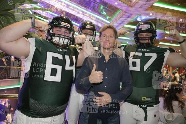 SUPERBOWL NIGHT 2020 02.02.2020 |  Admiral Arena Prater |  Promis in der VIP ZONE <br>im Bild:<br> US-Botschafter Trevor D. Traina,