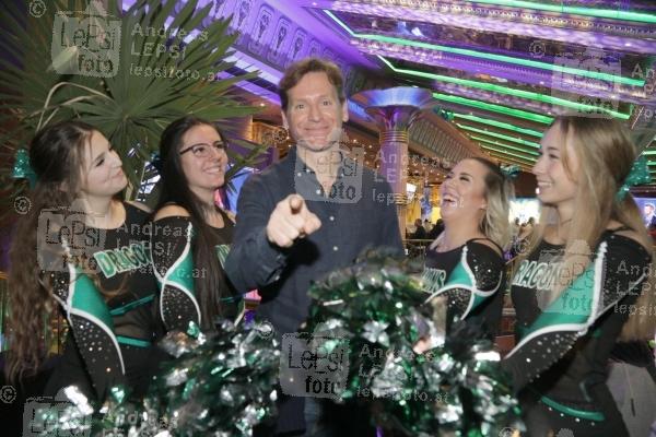 SUPERBOWL NIGHT 2020 02.02.2020 |  Admiral Arena Prater |  Promis in der VIP ZONE <br>im Bild:<br> US-Botschafter Trevor D. Traina,