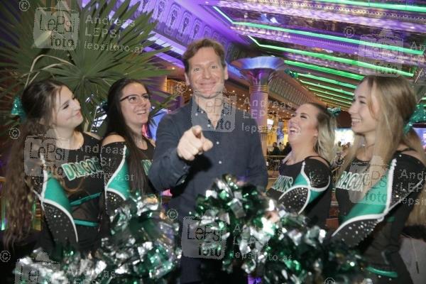 SUPERBOWL NIGHT 2020 02.02.2020 |  Admiral Arena Prater |  Promis in der VIP ZONE <br>im Bild:<br> US-Botschafter Trevor D. Traina,