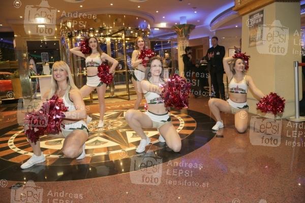 SUPERBOWL NIGHT 2020 02.02.2020 |  Admiral Arena Prater |  Promis in der VIP ZONE <br>im Bild:<br> Stimmung u Übersicht, Cheerleader,