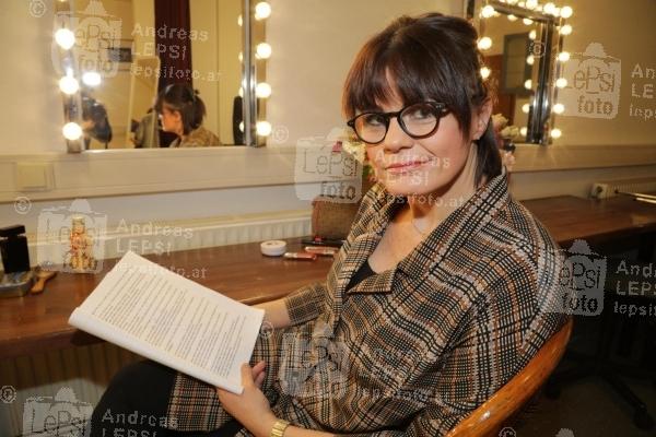 Eva Maria Marold – VIELSEITIG DESINTERESSIERT! 17.02.2020 | Stadtsaal | Premiere d. neuen Kabarett-Soloprogramm<br>im Bild:<br> Eva Maria Marold, -Backstage i d Garderobe,