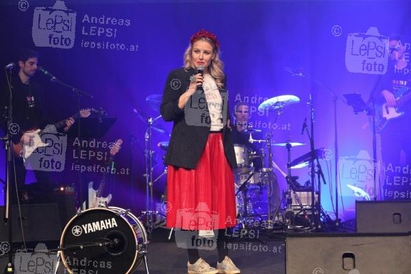 08.03.2020 |  Sofiensäle Wien |  Radio Wien Frauenkonzert am internationalen Frauentag<br>im Bild:<br> Verena Scheitz, -live a d Bühne,