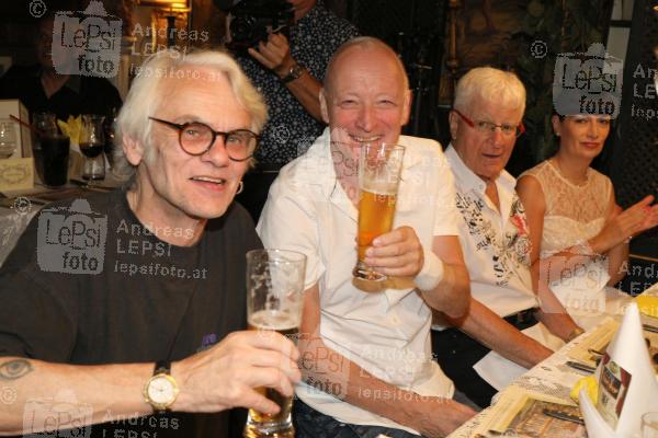 27.07.2020 |  Marchfelderhof/Deutsch-Wagram |  Österreichs Rocklegende feiert seinen 55. Geburtstag<br>im Bild:<br> Ulli Bäer, Gary Howard, Mandy Oswald,