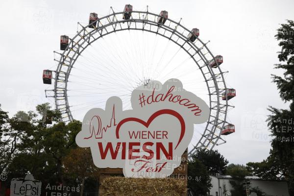 30.09.2020 |  Wiener Prater/Kaiserwiese |  Online is! Mit dem traditionellen Bieranstich auf der Kaiserwiese<br>im Bild:<br> Wiener Wiesn Dahoam,