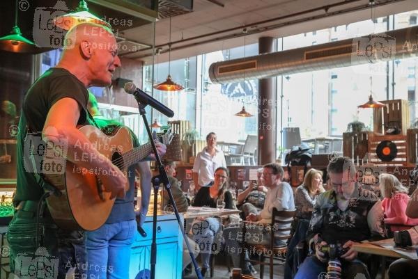 Das neue AUSTRIAN PUB 19.05.2021 | ECO Center Gasometer | SoftOpening unter 3G Covid Regeln<br>im Bild:<br> Gary Howard -a d Bühne