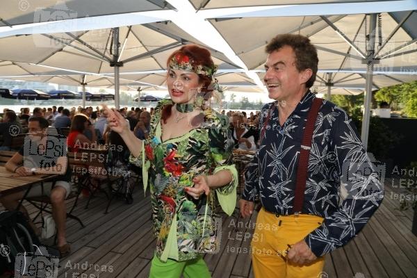 29.06.2021 |  Strandcafe Alte Donau |  In der Wiener Society<br>im Bild:<br> Tamara Trojani, Konstantin Schenk,