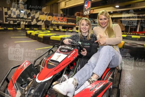 15.03.2022 |  Monza Kartbahn |  Österreichs schnellste Frau a.d. Kartbahn<br>im Bild:<br> Kathi Steininger, Alina Loibnegger -Nascar Pilotin,