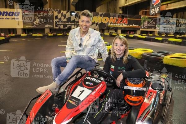 NASCAR-Challenge mit ALINA LOIBNEGGER 15.03.2022 | Monza Kartbahn | Österreichs schnellste Frau a.d. Kartbahn<br>im Bild:<br> Virginia Ernst, Alina Loibnegger -Nascar Pilotin,