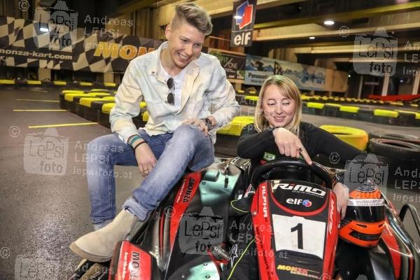 NASCAR-Challenge mit ALINA LOIBNEGGER 15.03.2022 | Monza Kartbahn | Österreichs schnellste Frau a.d. Kartbahn<br>im Bild:<br> Virginia Ernst, Alina Loibnegger -Nascar Pilotin,