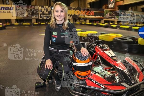 NASCAR-Challenge mit ALINA LOIBNEGGER 15.03.2022 | Monza Kartbahn | Österreichs schnellste Frau a.d. Kartbahn<br>im Bild:<br> Alina Loibnegger -Nascar Pilotin,