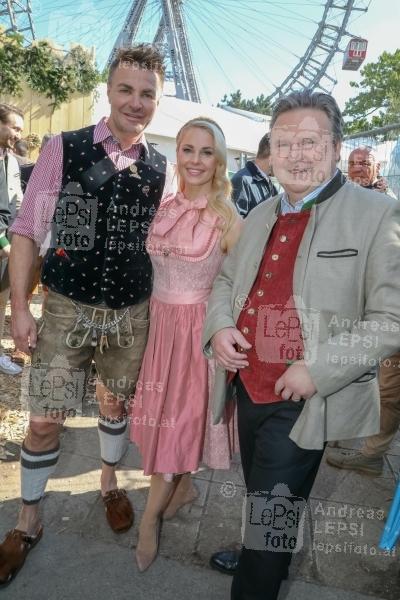 22.09.2022 |  Wiener Prater/Kaiserwiese |  Oktoberfest in Wien<br>im Bild:<br> Leo Hillinger, Silvia Schneider, BM Michael Ludwig,