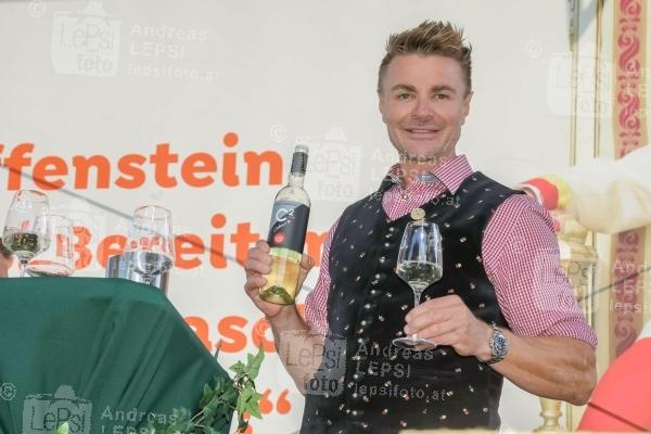 22.09.2022 |  Wiener Prater/Kaiserwiese |  Oktoberfest in Wien<br>im Bild:<br> Leo Hillinger, -a d Bühne,