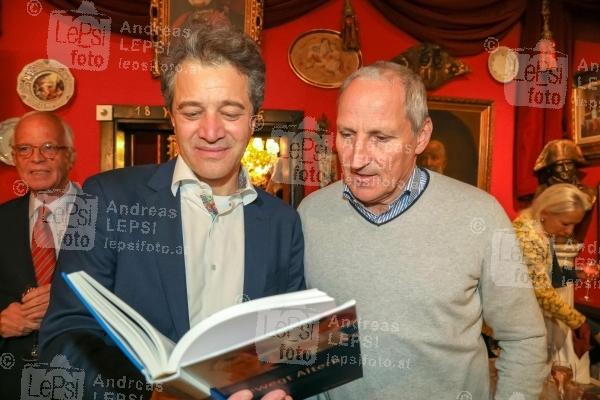 Buchpräsentation BEWEGT ALTERN 23.11.2022 | Marchfelderhof/Deutsch-Wagram | Ein Leitfaden für ein gesundes und selbstbestimmendes Älterwerden<br>im Bild:<br> Piero Lercher, Franz Viehböck -Austronaut,
