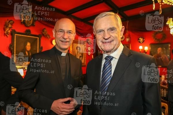 23.11.2022 |  Marchfelderhof/Deutsch-Wagram |  Ein Leitfaden für ein gesundes und selbstbestimmendes Älterwerden<br>im Bild:<br> Toni Faber, Thomas Schäfer-Elmayer,