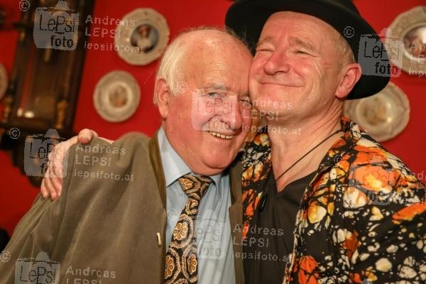 24.11.2022 |  Marchfelderhof/Deutsch-Wagram |  Gernot Kranner feiert seinen 60. Geburtstag<br>im Bild:<br> Gernot Kranner, -mit seinem Vater,