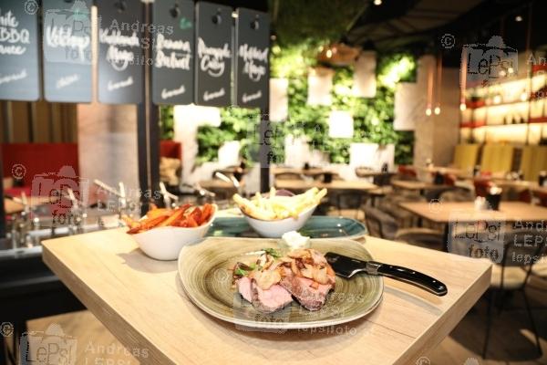 LE BURGER - Openeing 05.04.2023 | Westfield Donau Zentrum | Neue Burgermanufaktur für die Donaustadt<br>im Bild:<br> Stimmung u Übersicht,