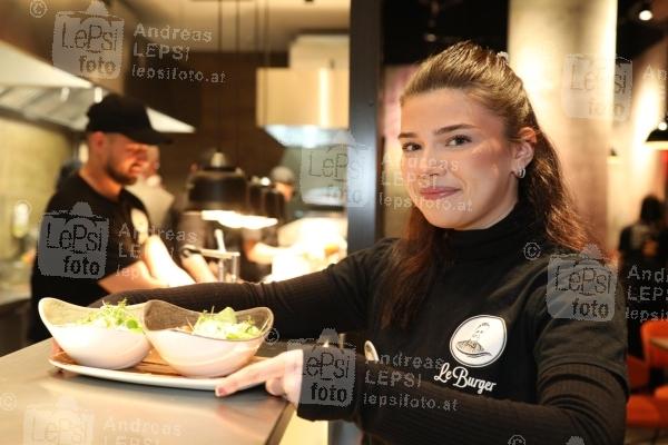 LE BURGER - Openeing 05.04.2023 | Westfield Donau Zentrum | Neue Burgermanufaktur für die Donaustadt<br>im Bild:<br> Stimmung u Übersicht,