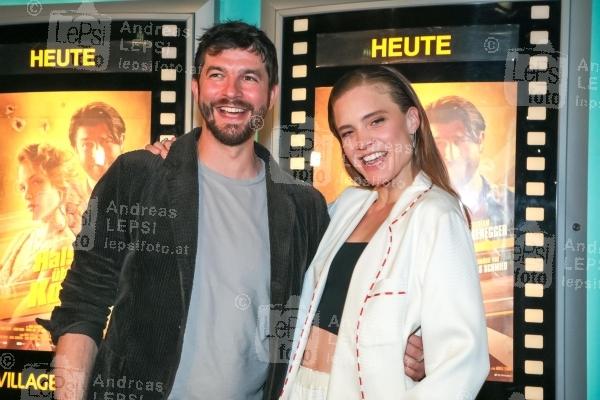 18.04.2023 |  Village Cinema Wien Mitte |  Komödie feiert in Wien Premiere<br>im Bild:<br> Otto Jaus, Miriam Fussenegger,